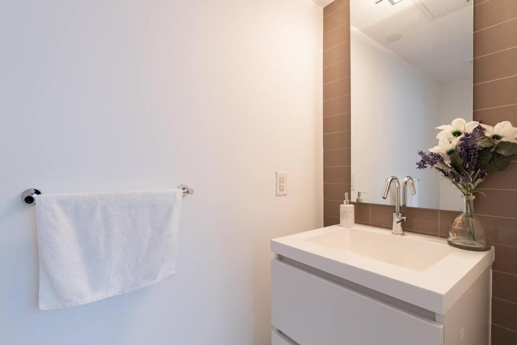 Luxe 2 Bed Suite Downtown Toronto Near Waterfront 외부 사진